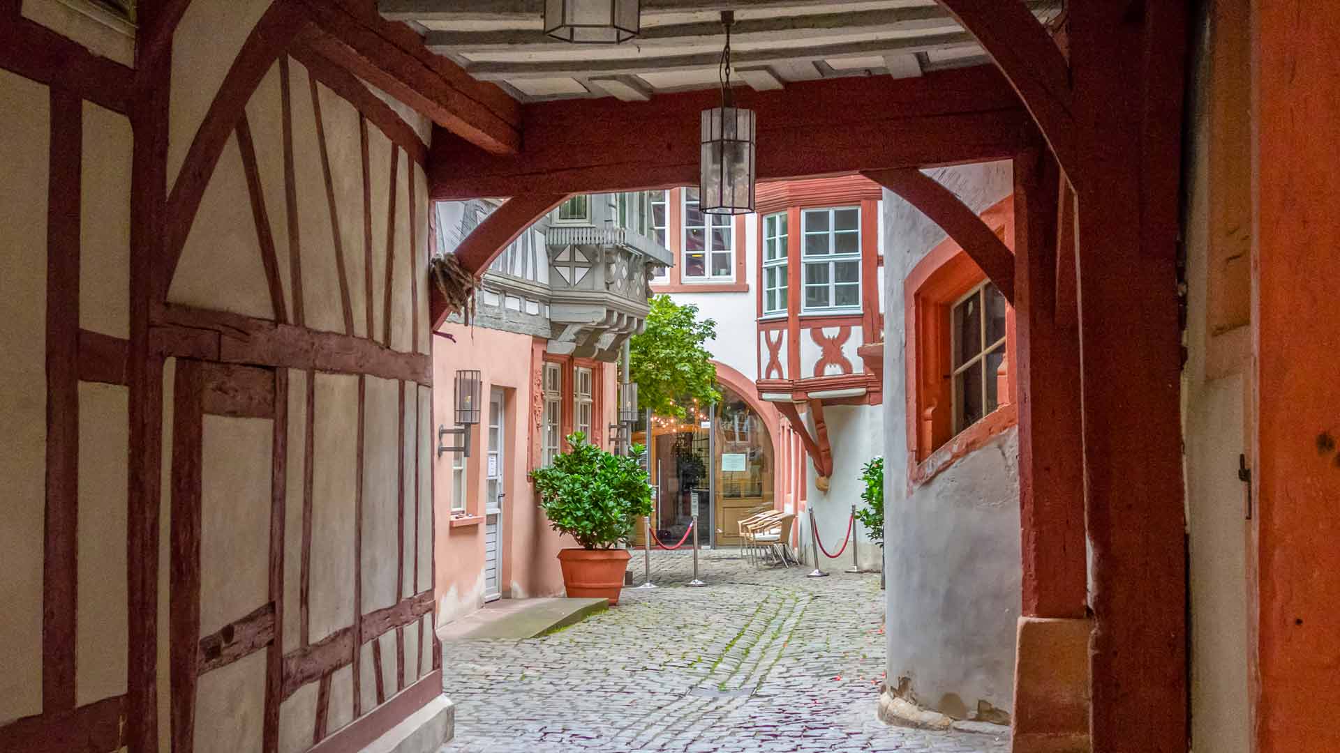 Het oude centrum van wijnstadje Neustadt an der Weinstraße in de Pfalz © Shutterstock PRILL