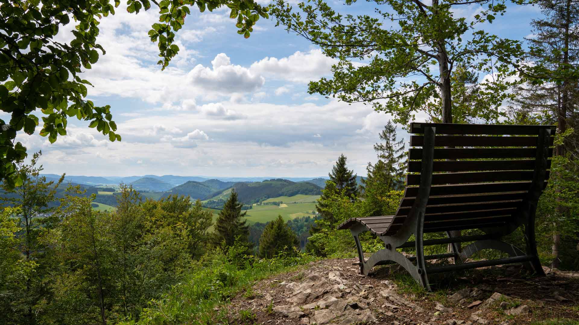Uitzicht bij Winterberg aan de Rothaarsteig © Shutterstock alfotokunst